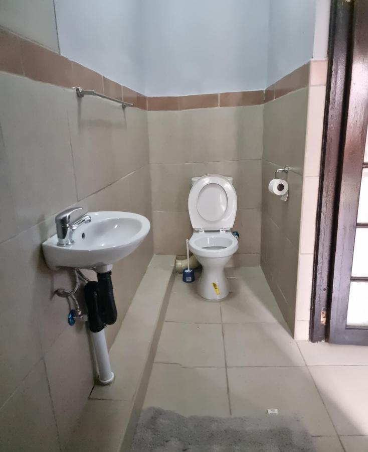 Stay At Home Airport Lodge ケンプトンパーク エクステリア 写真
