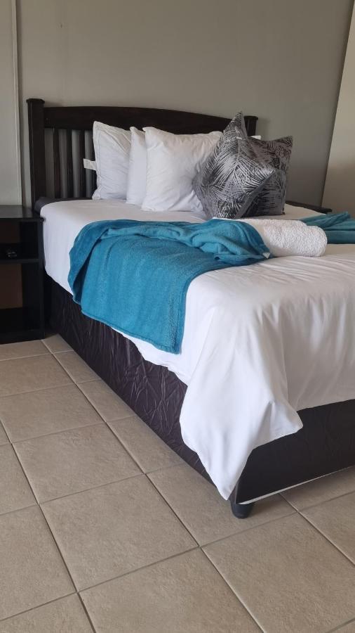 Stay At Home Airport Lodge ケンプトンパーク エクステリア 写真